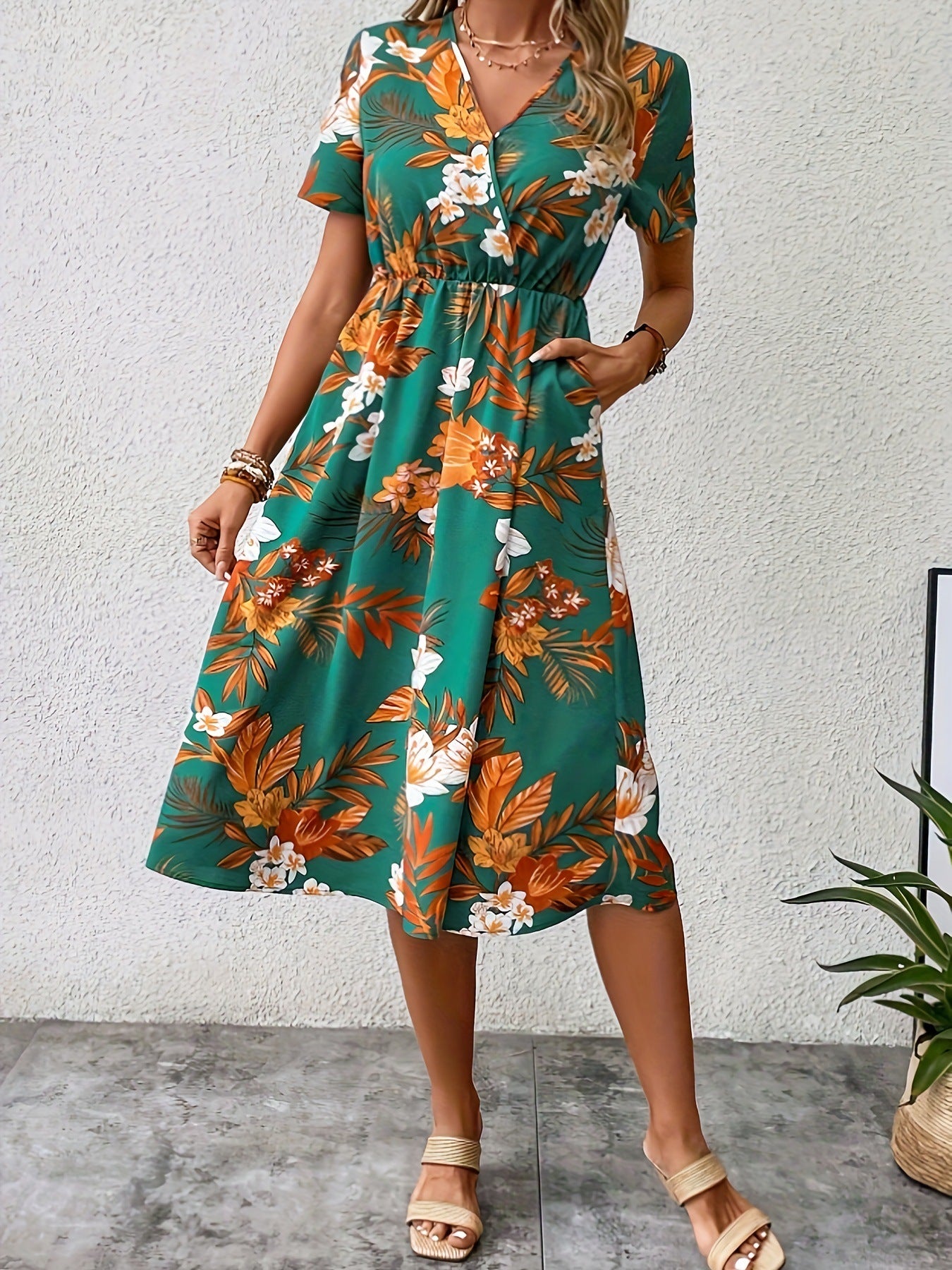 Floral Midi Dress With V-Neck and Short Sleeves