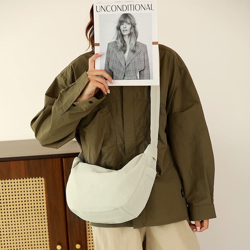 A High-capacity Shoulder Bag Thats Both Stylish And Easy To Carry